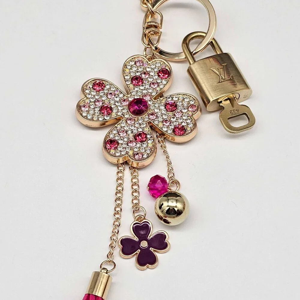 Louis Vuitton Authentic Gold Lock 🔒 Unbranded Flower Keychain Charm for Bags